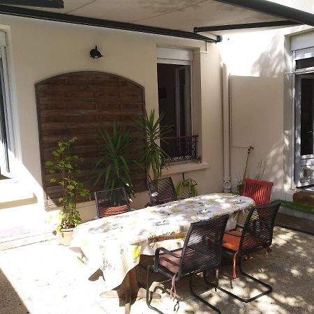 Cosy Rare 2 Bedroom Apartment Around A Private Garden Neuilly-sur-Seine Exteriör bild
