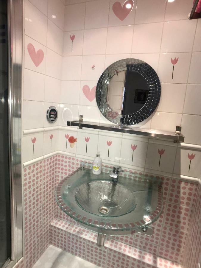 Cosy Rare 2 Bedroom Apartment Around A Private Garden Neuilly-sur-Seine Exteriör bild