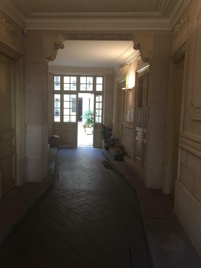 Cosy Rare 2 Bedroom Apartment Around A Private Garden Neuilly-sur-Seine Exteriör bild