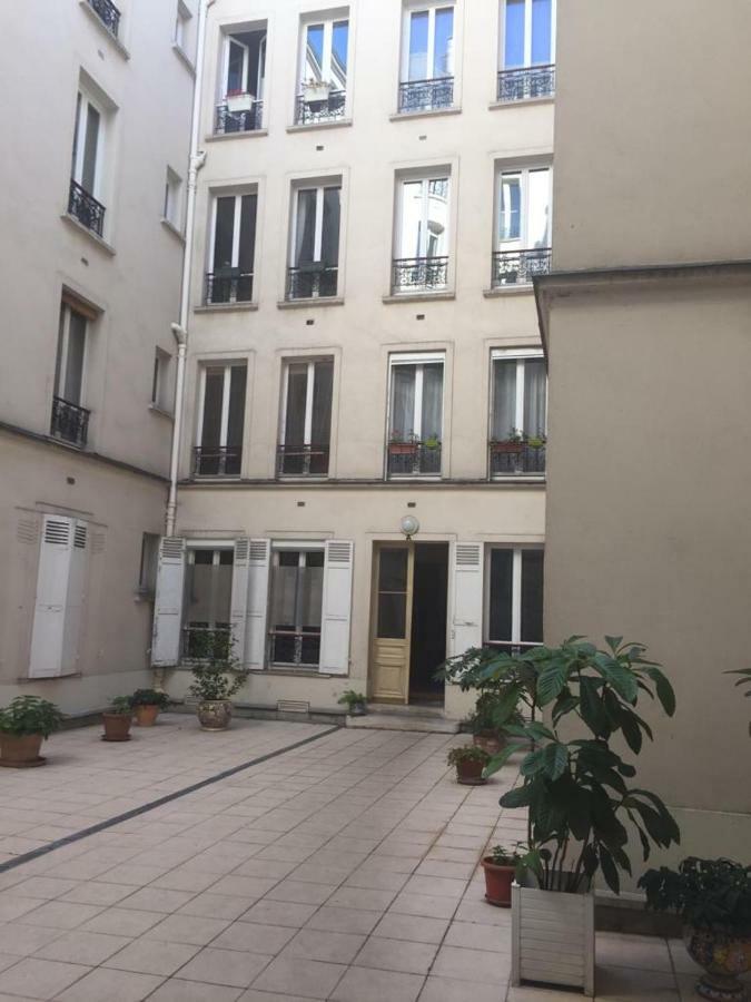 Cosy Rare 2 Bedroom Apartment Around A Private Garden Neuilly-sur-Seine Exteriör bild